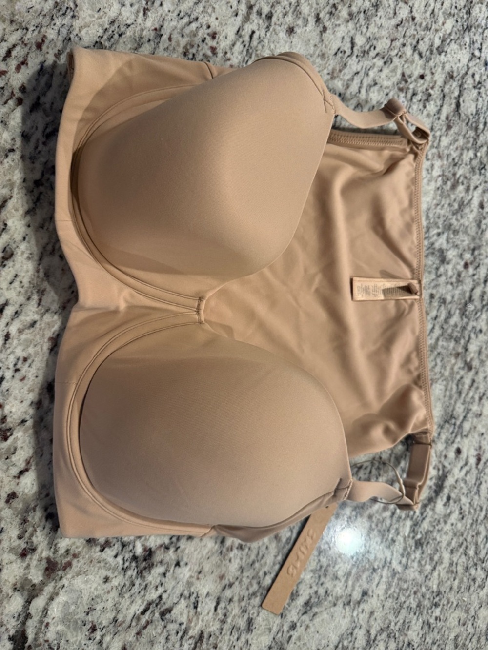 SKIMS Fits Everybody Back Smoothing Full Coverage Bra in Clay 36D - Picture 7 of 9